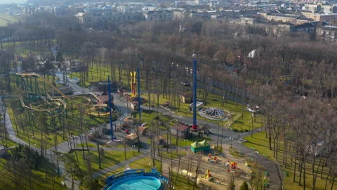 An Empty Amusement Park in the city during a national Covid-19 Lockdown in Video stock 152530740