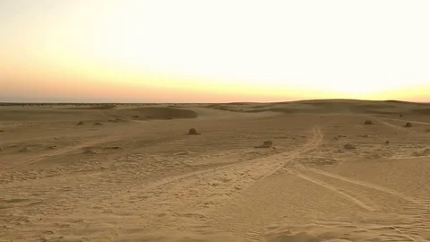 Empty and epic desert. Sunset in Sahara, dunes of sand in Africa, Tunisia. Stock Footage 81096792