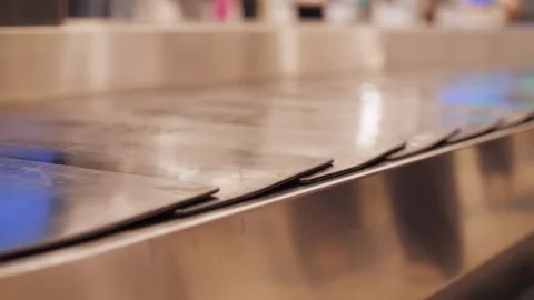 An empty baggage carousel or belt conveyor at the airport. Stock-Footage 316077545