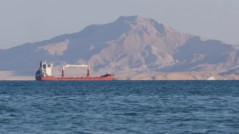 Empty barge (side view) Stockbeeldmateriaal 120313287