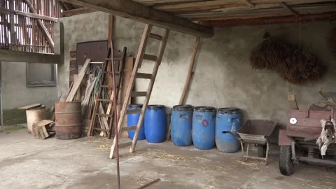 Empty barn 库存影片 153370337