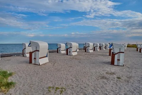 Empty beach cabins on a deserted beach. Foto stock