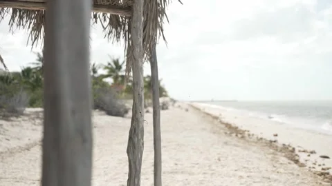 EMPTY BEACH Vidéo 300052167