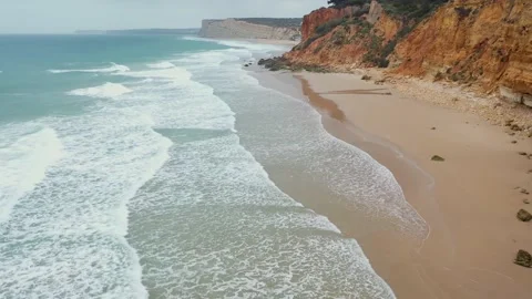 Empty beach rocks splash (aerial view) Video stock 156618226