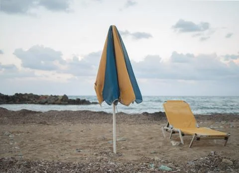 An empty beach in the summer time Stockfoto's