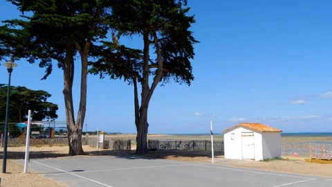 Empty beach in a sunny day of summer. Stock Footage 120432442