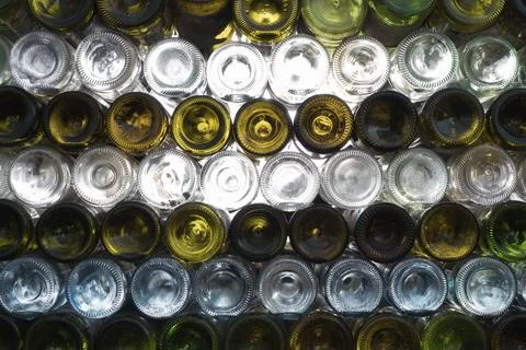 Empty beer bottles rack. Full frame. Alcohol theme. Foto stock