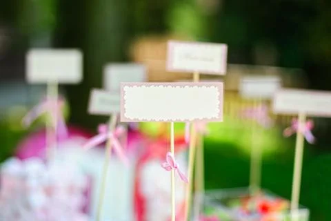 Empty blank card and for example guest names or dishes in wedding Stock-Fotos