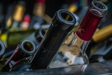 Empty bottles of vine close view top stacked Fotos de archivo