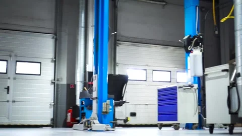 Empty boxes of a auto service with a car wash. Footage. Clean room of the Stock-Footage 139746359