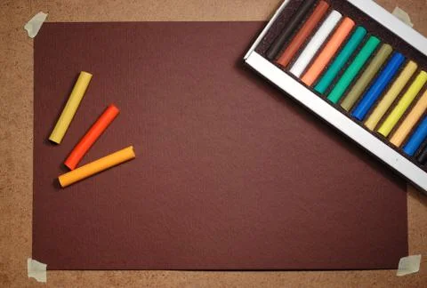 Empty brown cardboard background and  pastel box - art utensil Foto stock