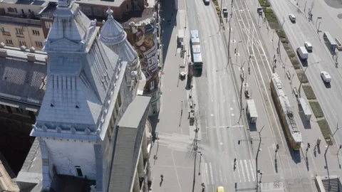Empty Budapest during COVID coronavirus in Hungary - drone 4K Vídeo Stock 128230894