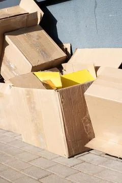 Empty cardboard boxes after moving close up Foto stock