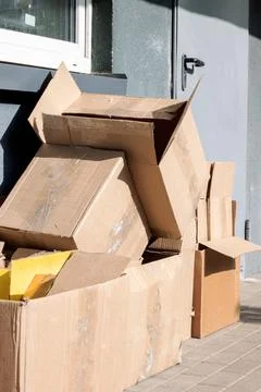 Empty cardboard boxes after moving close up Foto stock