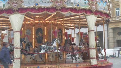 Empty carousel during Corona Virus at Florence Vídeos de archivo 148752519