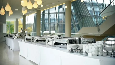 Empty catering plates, platters and trays setup before event Vídeo Stock 80989647