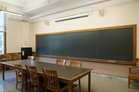 Empty classrooms with blackboard Foto stock