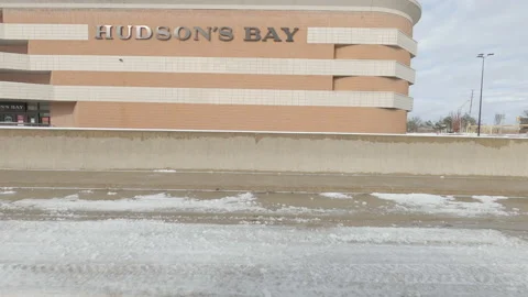 Empty closed shopping mall in Toronto area COVID 19 pandemic lockdown Vidéo 145922117