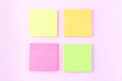 Empty colorful paper notes on pink background, horizontal Foto stock