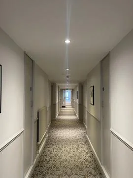 Empty corridor of a hotel perspective shot Foto stock