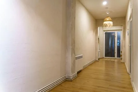 An empty corridor in an office building. Interior design in oriental style. W Foto stock