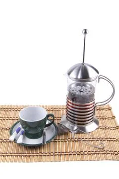 Empty cup against Brewed tea Foto stock