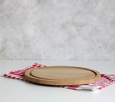 Empty cutting boards close-up on the table, kitchen light background. empty Stock-Fotos