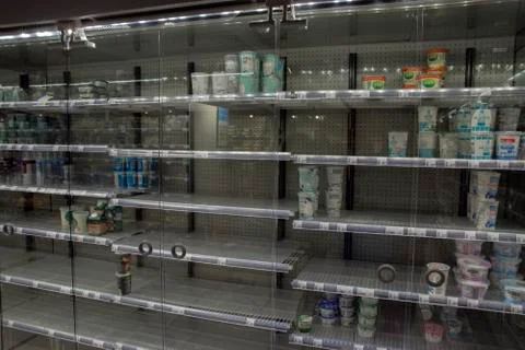 Empty Diary Section At AH Supermarket Due To The Coronavirus Out Break Foto stock