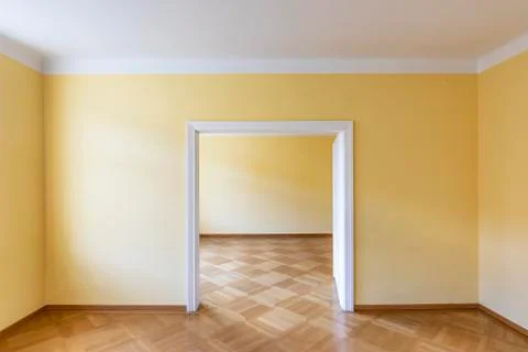 Empty dining or dancing room of an old vintage house with wooden parket Fotos de archivo