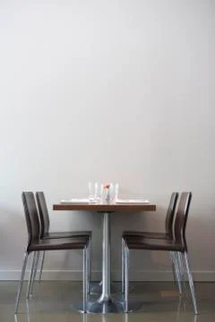 Empty Dining Table and Chairs Foto stock