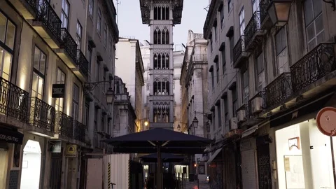 Empty Elevador de Santa Justa before sunrise Vídeos de archivo 124463469