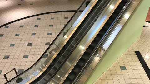 Empty Elevator Moving Stockbeeldmateriaal 120762997