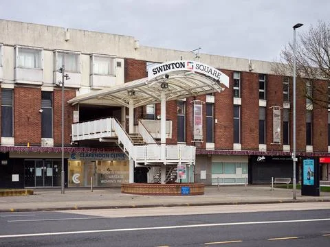Empty Empty entrance steps to Swinton precinct square with retro architectu.. Stock Photos