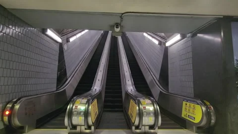 Empty escalators in metro station Video stock 250153449