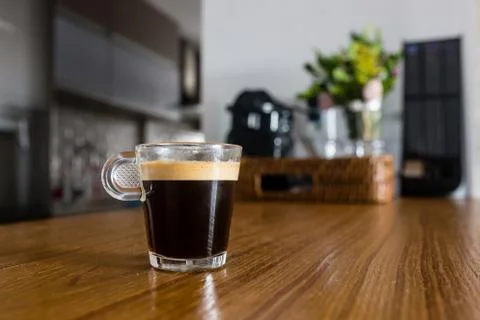 Empty espresso coffee cup on kitchen counter with interesting perspective, with Foto stock