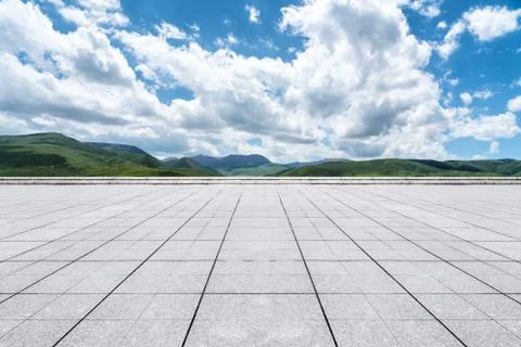 Empty  floor with snow mountains on background Fotos de archivo