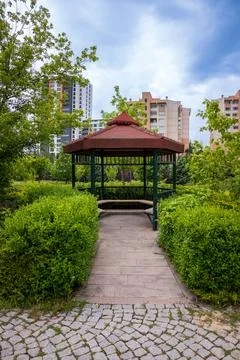 Empty gazebo in the park Foto stock