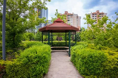 Empty gazebo in the park Foto stock
