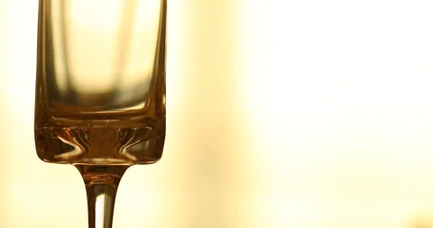 Empty Glass on the Table Vídeo Stock 330283190