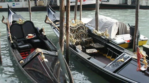Empty Gondolas in Venice Italy Stock-Footage 667927
