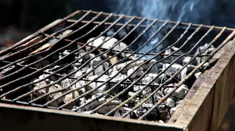 Empty grill Vídeos de archivo 27797788