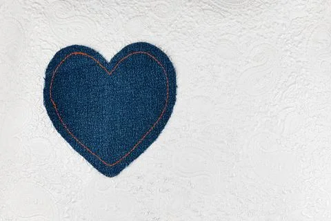 Empty heart with space for design, space for text. Heart symbol lying on whit 스톡 사진