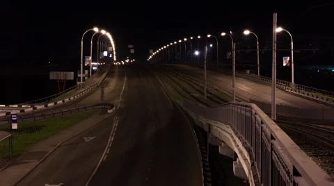 Empty highway at night Видео 54152227