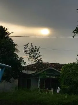 Empty house at dusk Foto stock