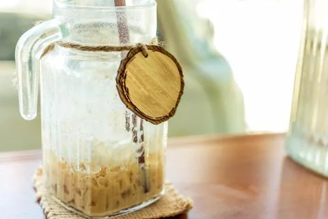 Empty iced coffee after drinking on the table Stock-Fotos