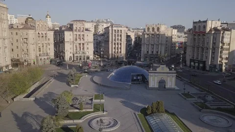 Empty Independence Square Kyiv. Independence monument Berehynia, Drone 4k. Stock Footage 128382278