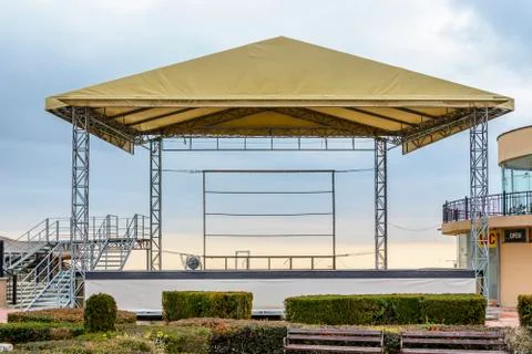 Empty iron stage winter time on the beach. Foto stock