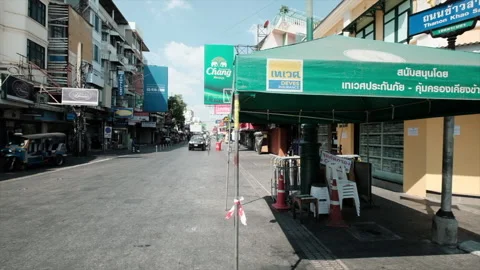 Empty Khaosan Road or Khao San Road Jan13 2022 Bangkok Thailand Vídeo Stock 194998567