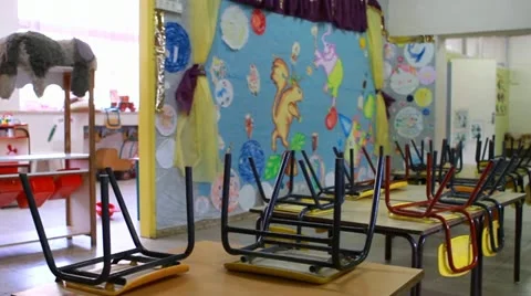 Empty kindergarten class due to Israel under IRAN attack 2026 war Vidéo 21453331