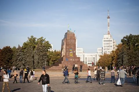 Empty Lenin Monument Base in Kharkiv, Ukraine After Removal of Soviet-Era Sta Stock-Fotos